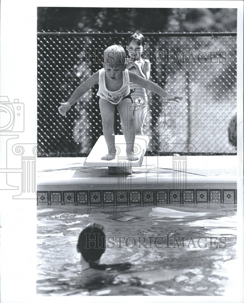 1977 A swimming pool water intended - Historic Images