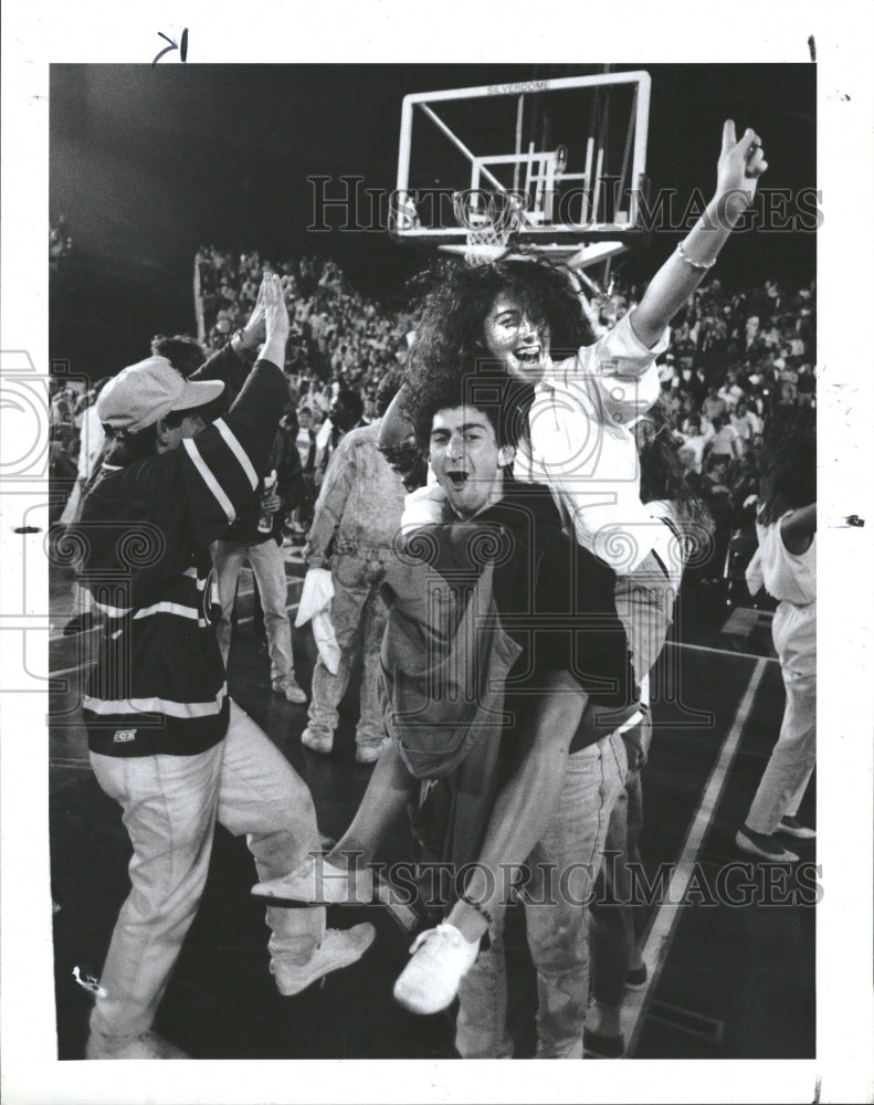 1988 Basketball Detroit Fans NBA Final Won - Historic Images