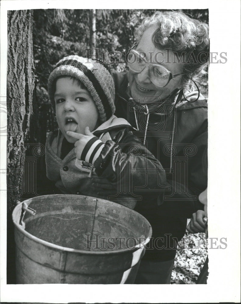 1985 Maple Syrups - Historic Images