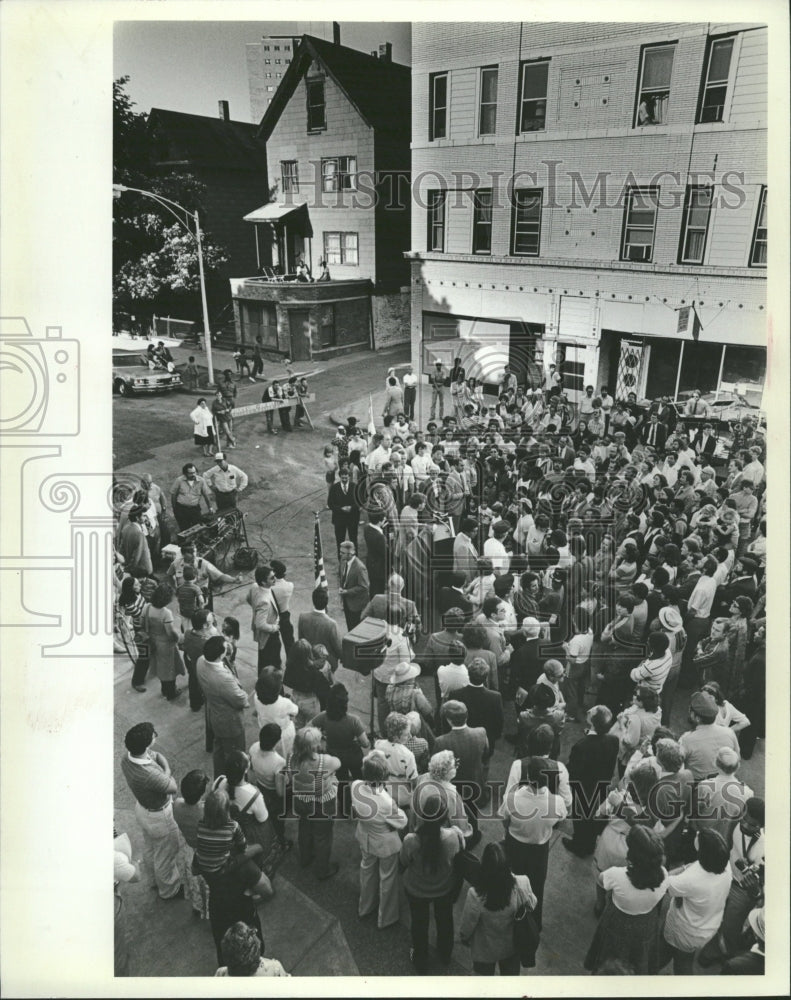 1982 Mayor Bryne Marking Trees Shops Crowd - Historic Images