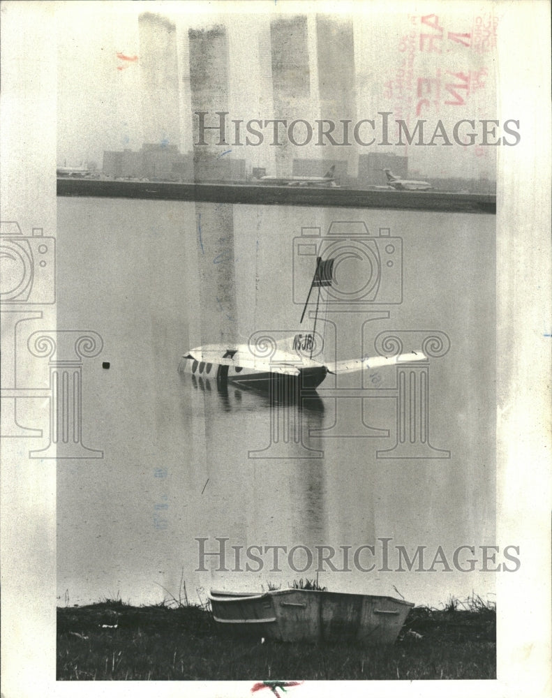 1979 twin engine aircraft Airport O Hare - Historic Images