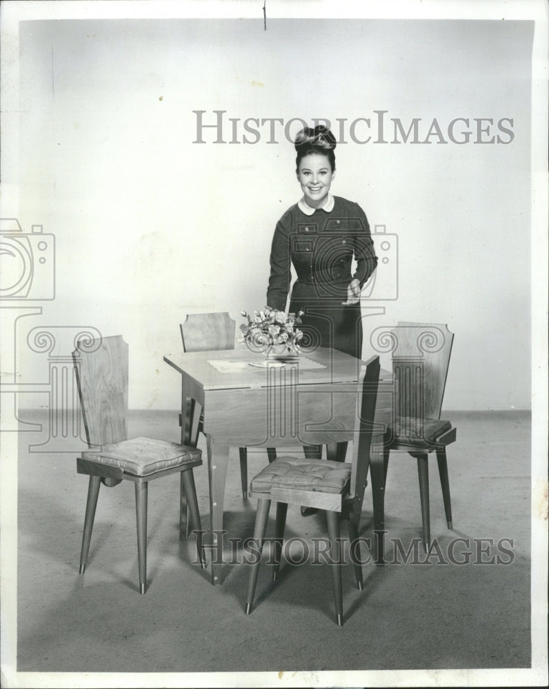 1965 Dining room table apartments families - Historic Images