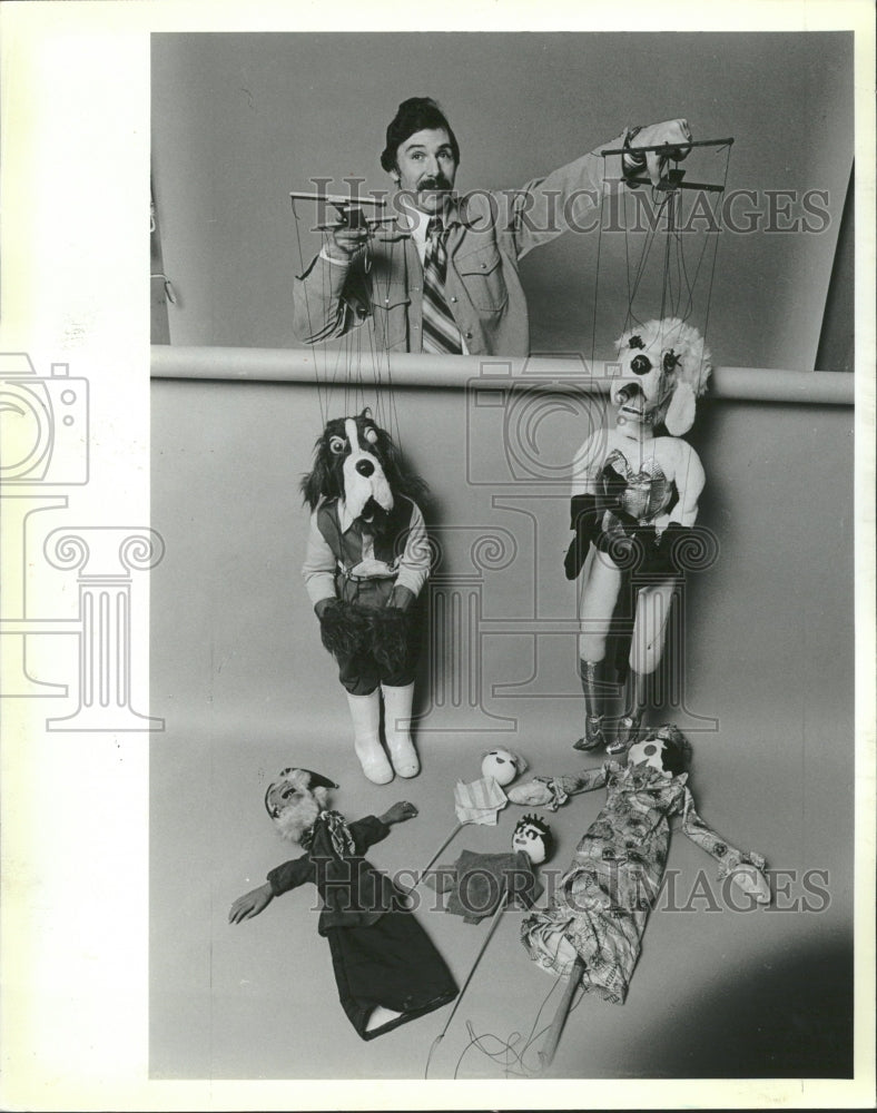 1984 Puppeteer Ralph Kipniss - Historic Images
