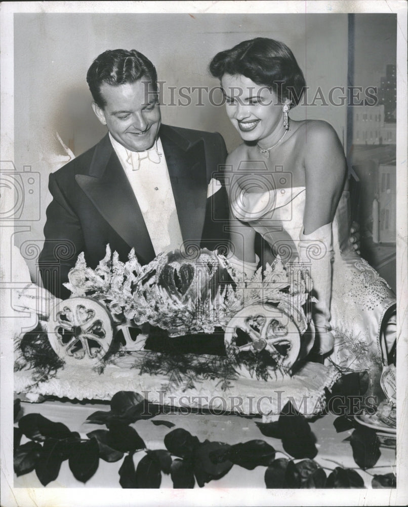 1953 Mr and Mrs William H Breech,Wedding - Historic Images