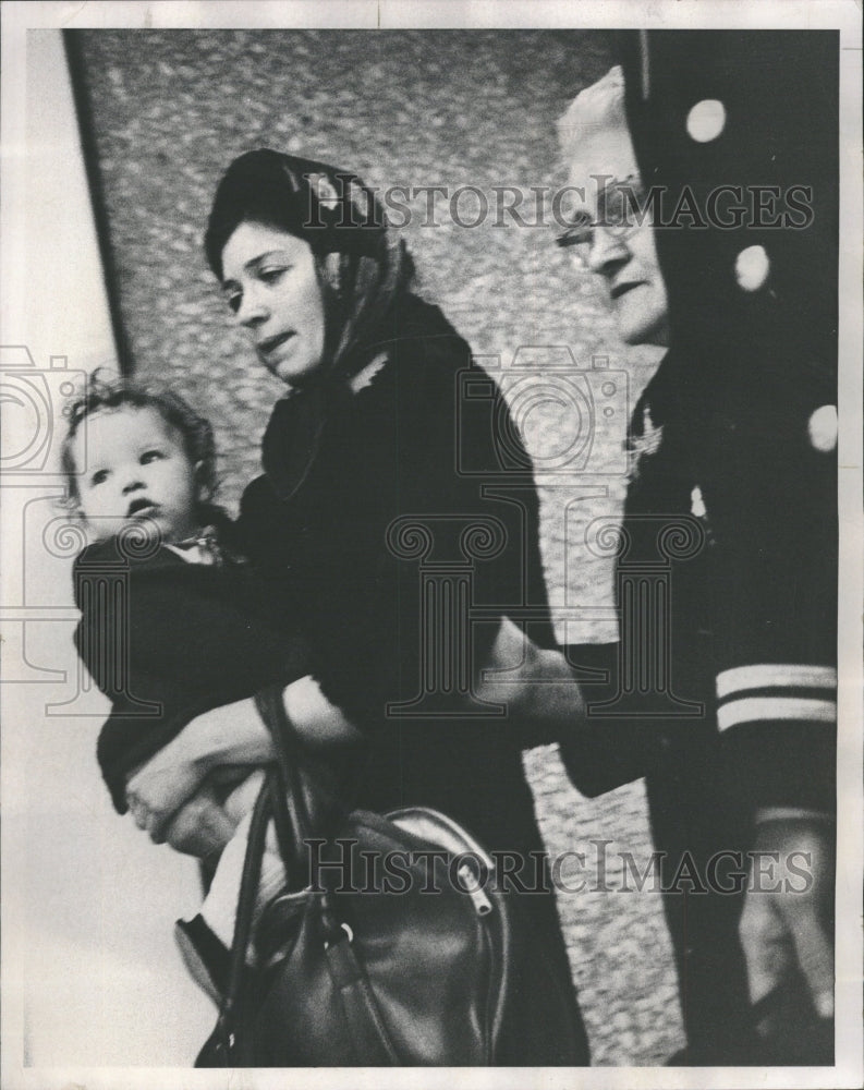 1969 Military Widow With Child Mother OHare - Historic Images