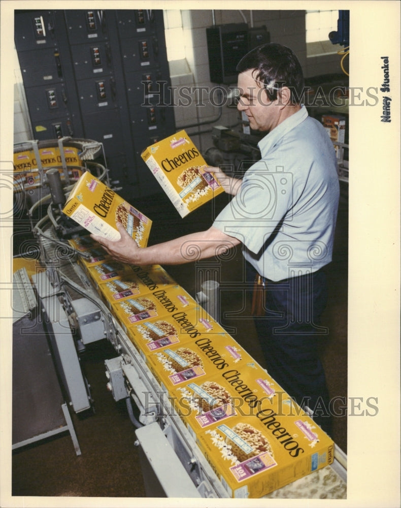 1991 General Mills Plant Worker Cheerios - Historic Images