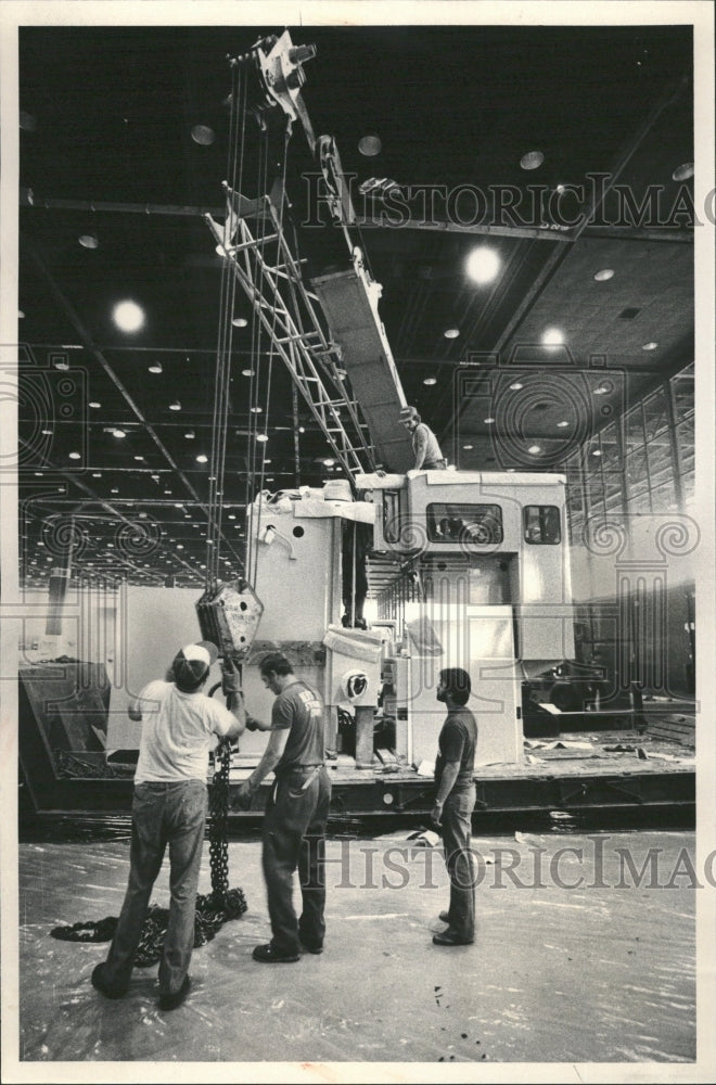 1980 Machine Tool Show Loading Equipment - Historic Images