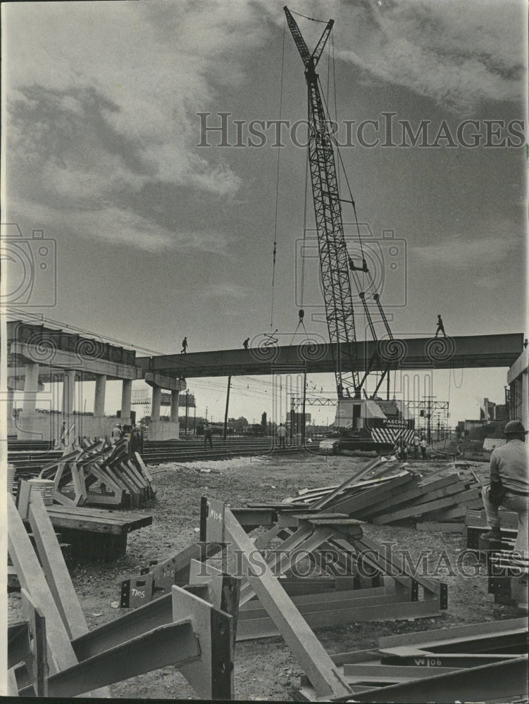 1966 Exit ramp from Outer Dr to Stevenson - Historic Images