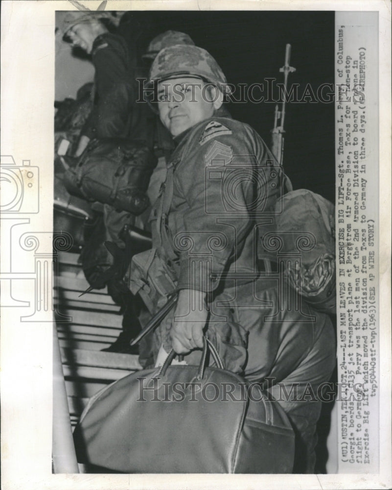 1963 Army&#39;s Exercise Big Lift,last man - Historic Images