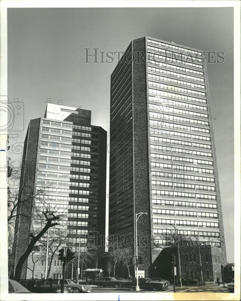 1978 Paul Stewart Apartments provide low - Historic Images