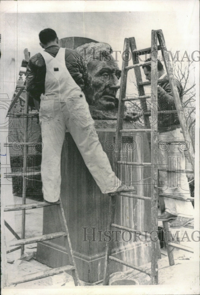 1966 White Paint Removed From Lincoln - Historic Images