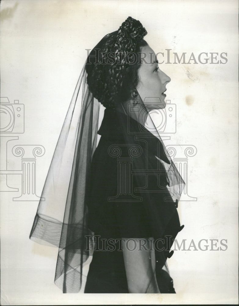 1948 Madama Pauline Spring Bonnet Veil - Historic Images