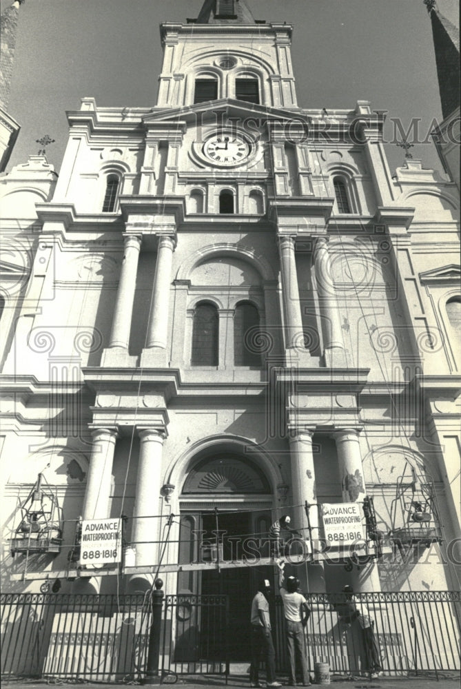 1987 St. Louis Workmen Redo Cathedral Pope - Historic Images