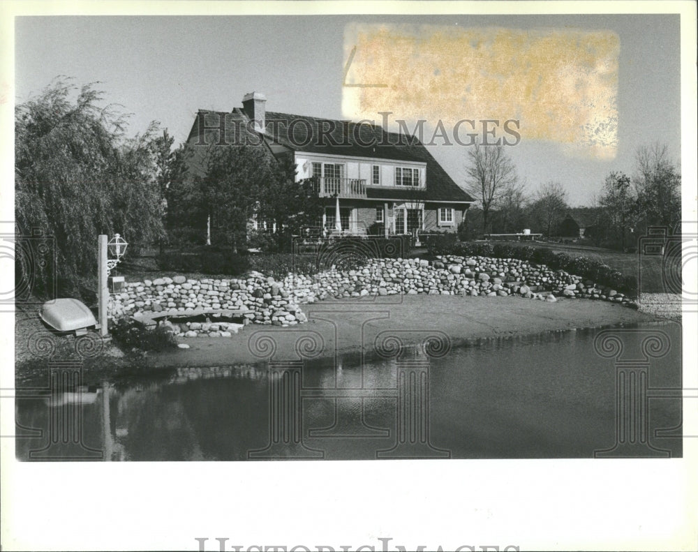 1983 Meadowlake in north suburban Riverwood - Historic Images