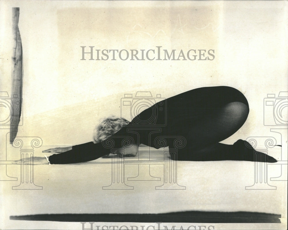 1972 The Swan a yoga postures - Historic Images