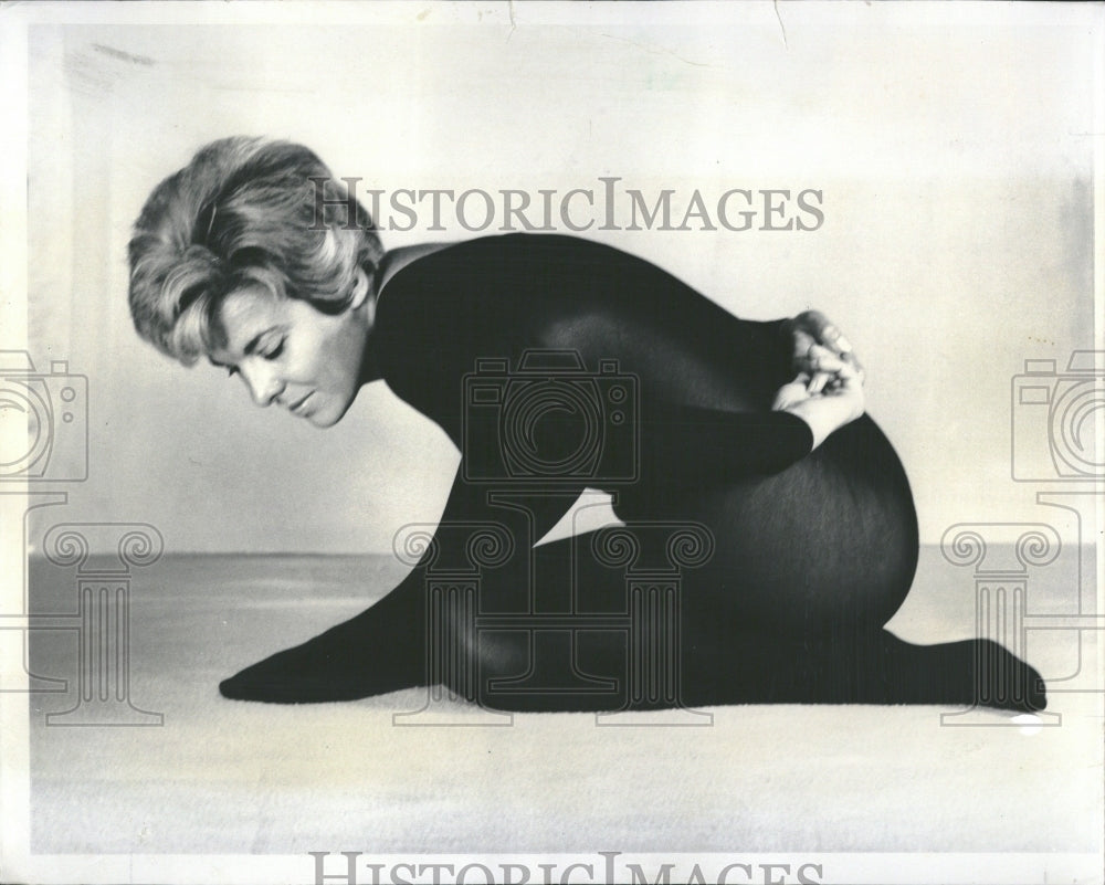 1971 Yoga lateral twist a back stretcher - Historic Images