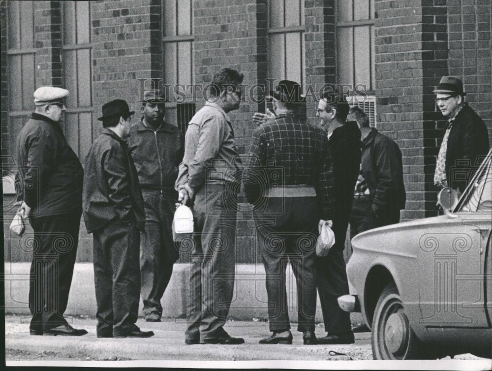 1968 Labor Factory Worker Supervise Machine - Historic Images