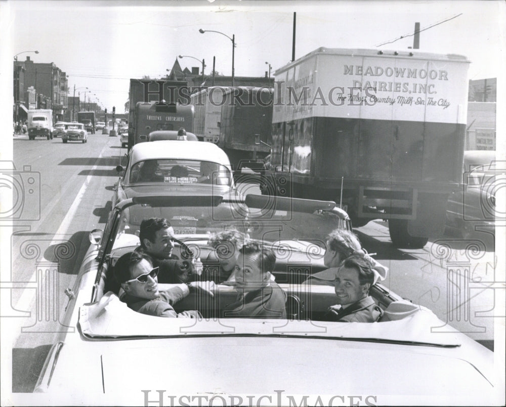 1958 University Chicago visit yards dancers - Historic Images