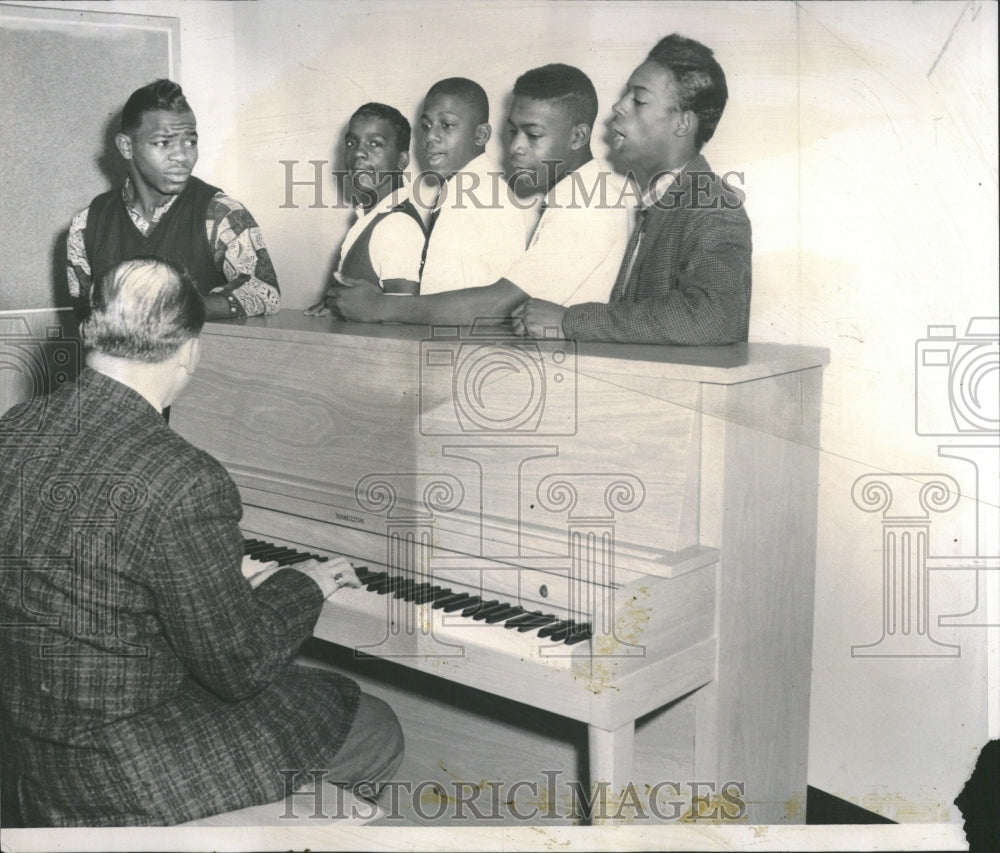 1960 LeRoy Dreuth Music Christmas Carols - Historic Images