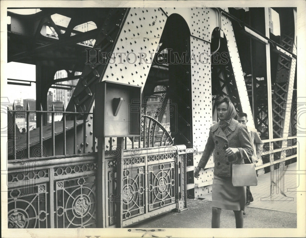 1963 Life Preservers wells St Bridge Chicag - Historic Images