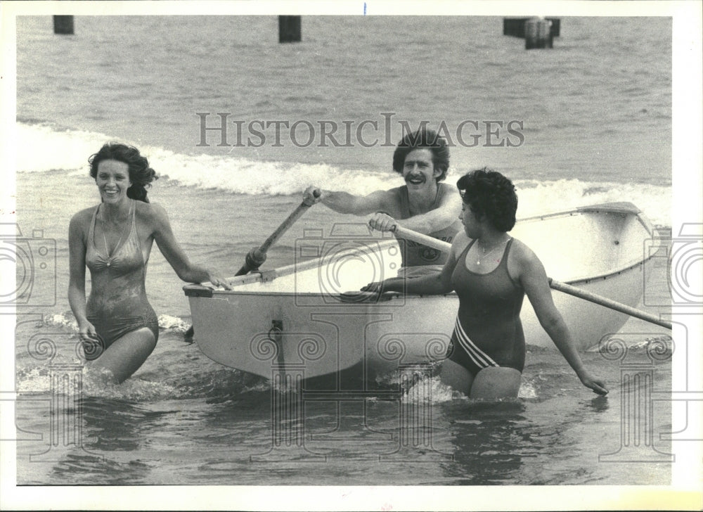 1980 Lifeguards North Avenue Beach Canoe - Historic Images