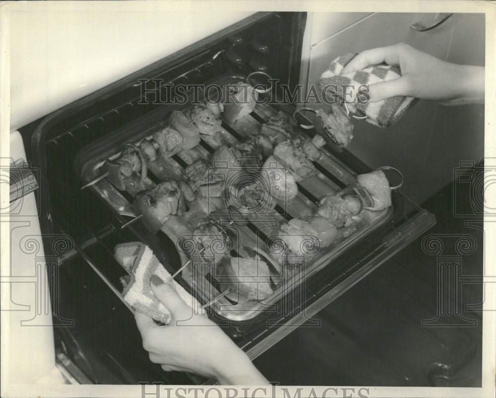 Kabobs Oven Broiling Pan - Historic Images