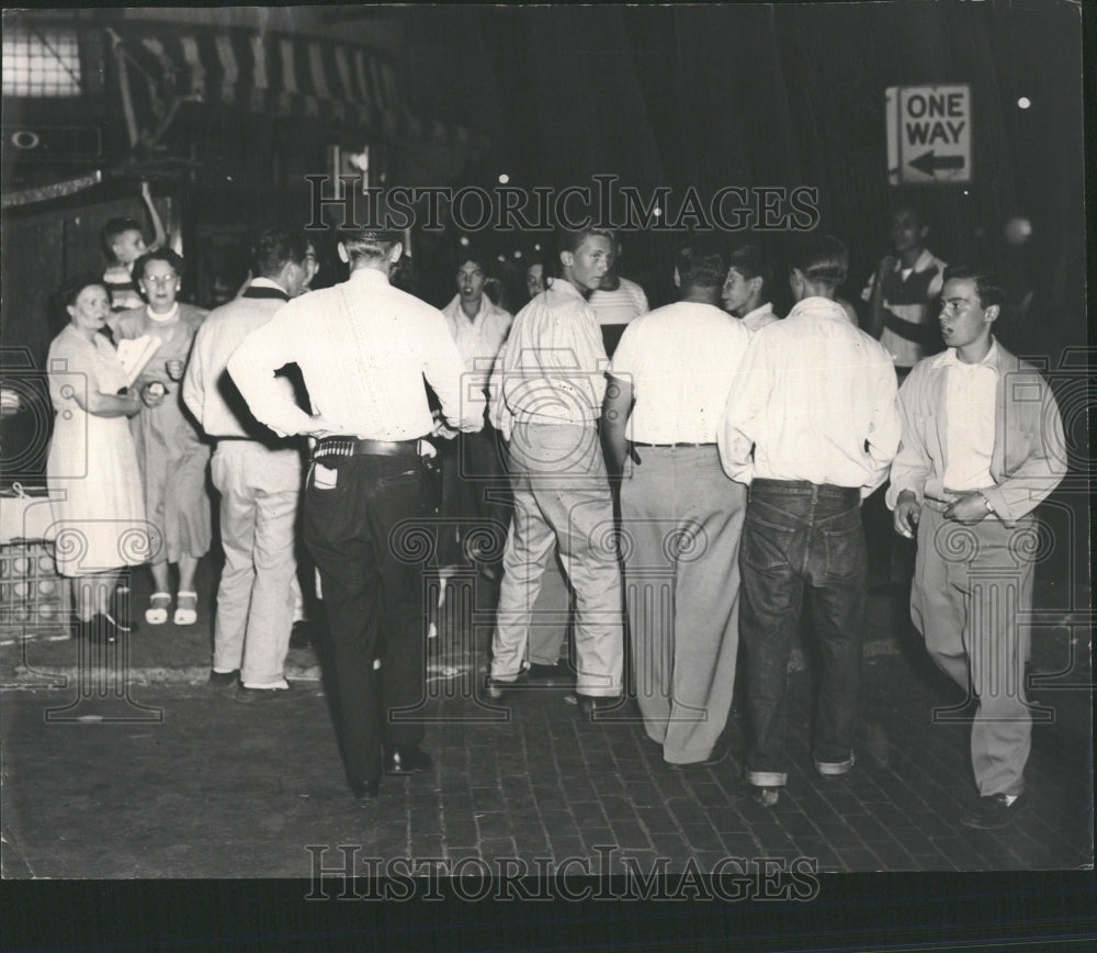 1963 Policeman Best Scatter Youth South - Historic Images