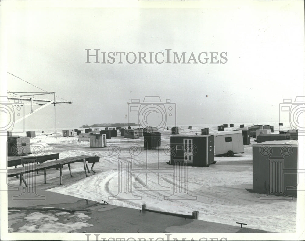 1986 Ice-Fishing Shanties Lake Winnebago - Historic Images