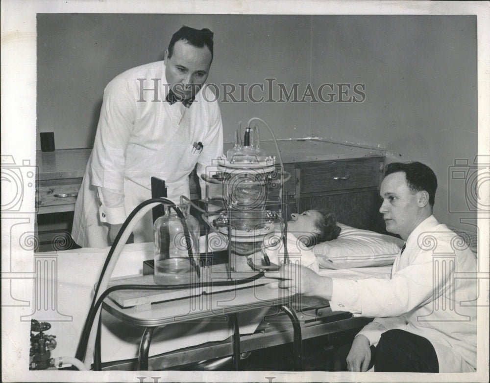 1952 Dr John Suaring Louis J Guarino Clinic - Historic Images