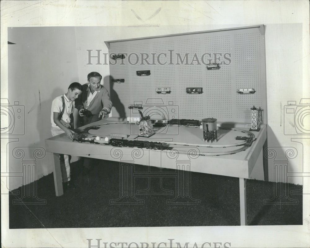 1964 Table Setting - Historic Images