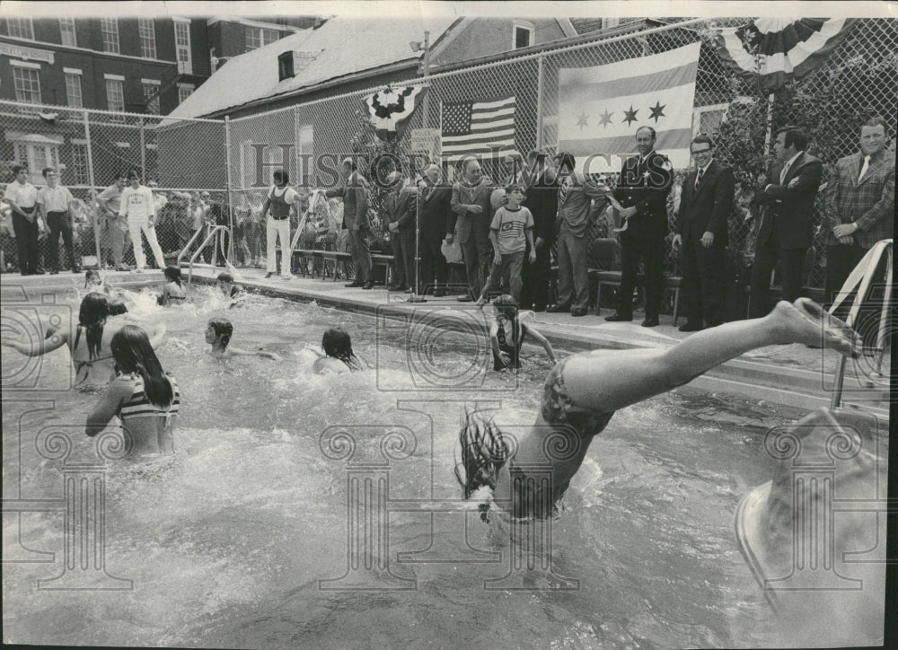 1971 Kids Swimming Chicago Public Pool - Historic Images