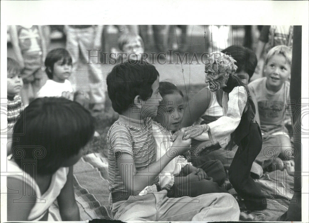 1986 Saldania Zapato Puppet Theater - Historic Images