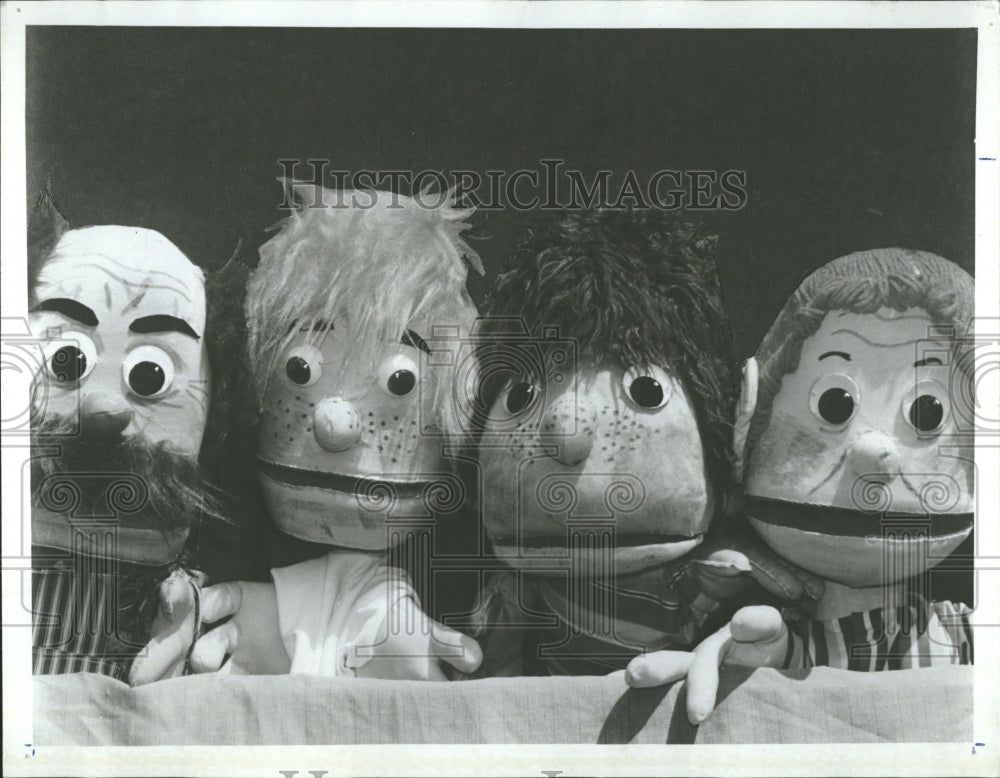 1988 Hip Squeak Puppet Month Child Summer - Historic Images