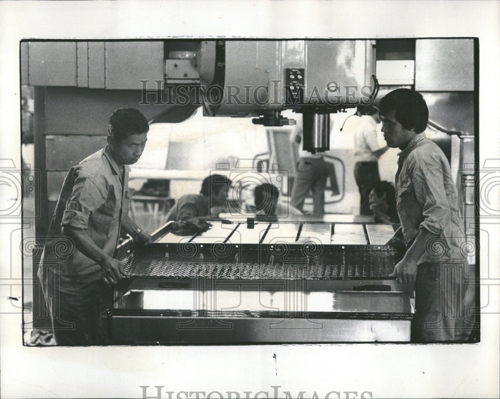 1976 Machine Tool Show - Historic Images