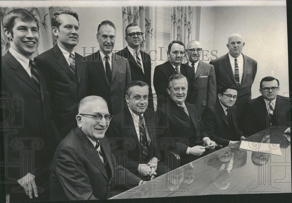 1969 Con Con Chairman - Historic Images