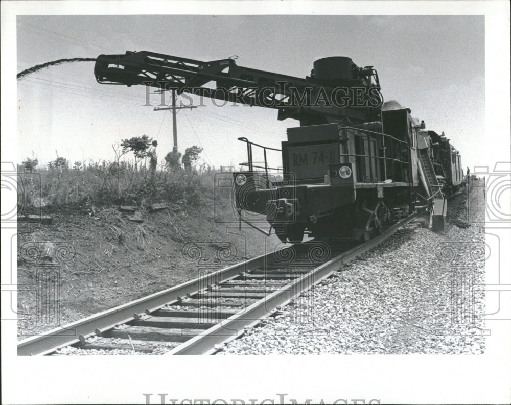 1976 Ballast Blaster Illinois Central Gulfs - Historic Images