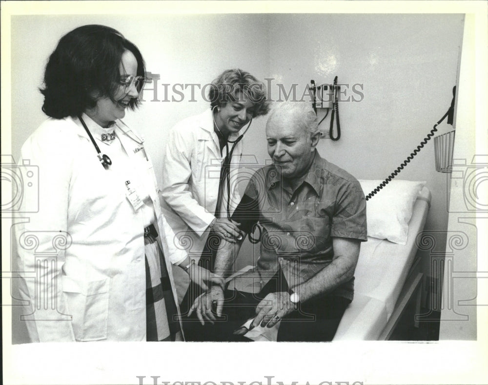 1987 Aled Medical Care - Historic Images