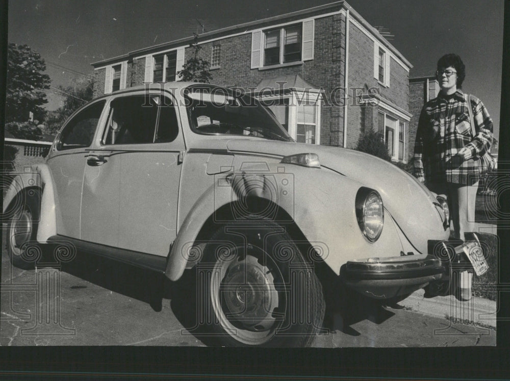 1975 Kathleen Elward Volkswagen Vandalism - Historic Images