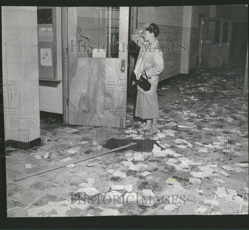 1958 MArilyn Mayer Office School Oak Park - Historic Images