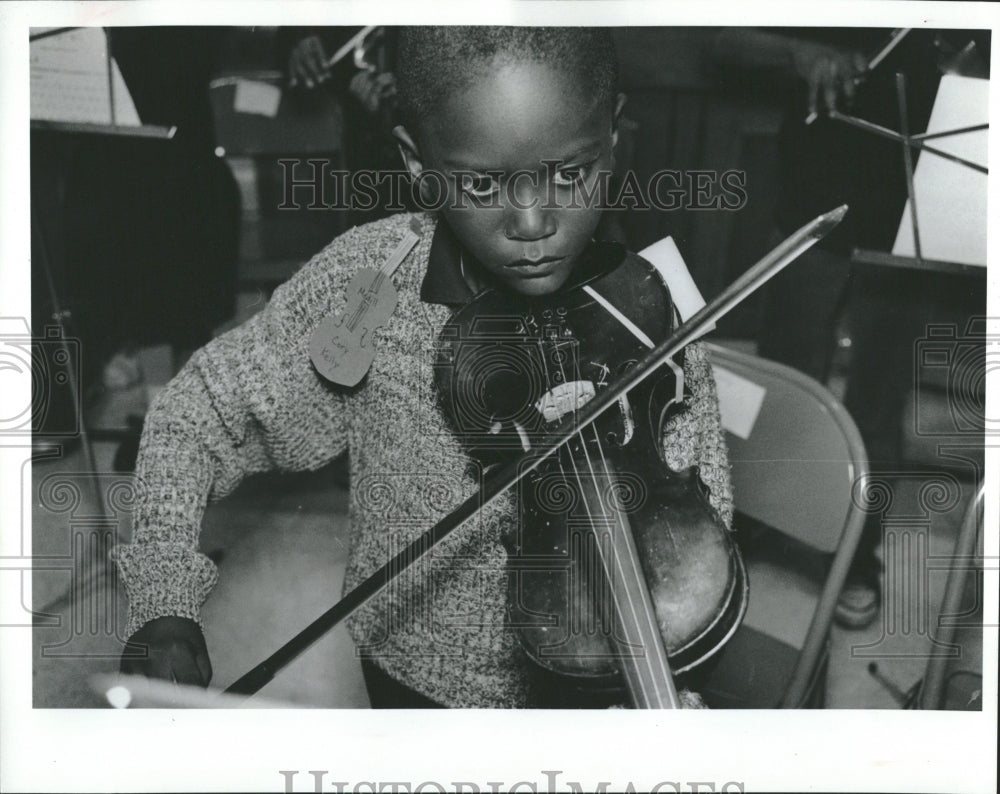 1992 Cory Kelly Plays Medill Violins Unit - Historic Images