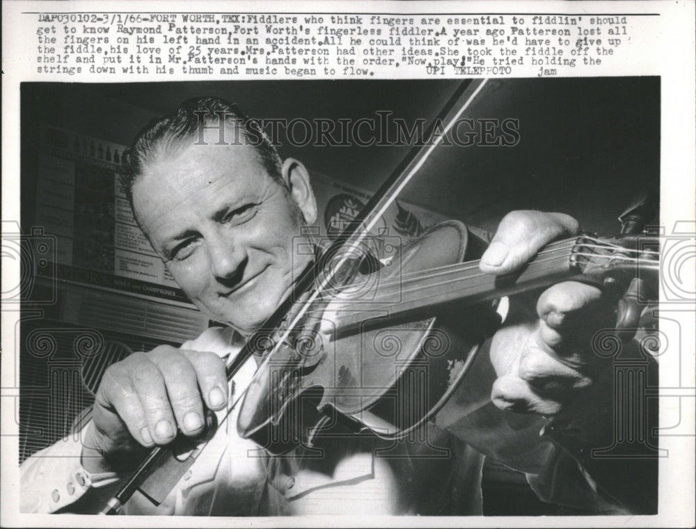 1966 Raymond Patterson Fingerles Violinist - Historic Images