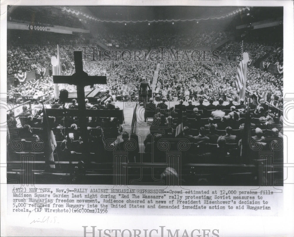 1956 Crowd Madison Square Garden Night End - Historic Images