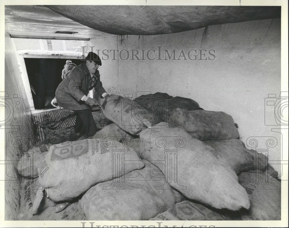 1982 Potatoes Donation North Dakota Farmer - Historic Images