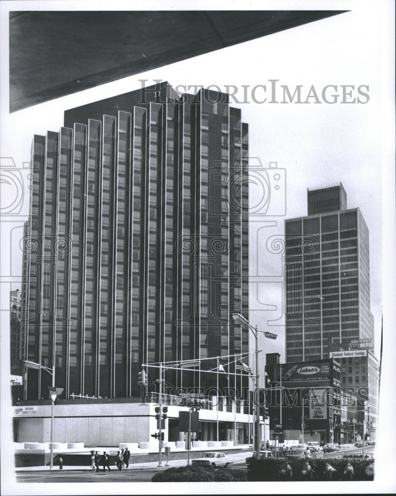 1965 Pontchetrain Hotel Detroit - Historic Images