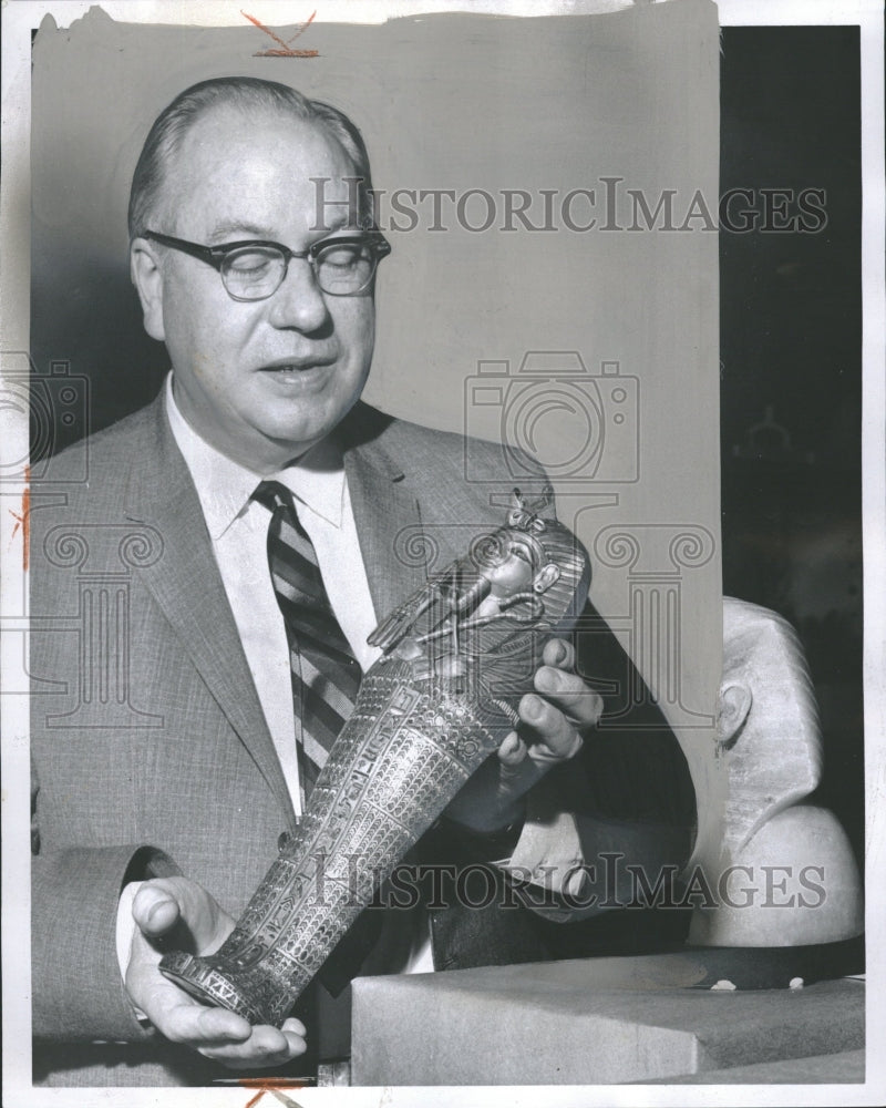 1963 Golf Coffin Curator Art Institute - Historic Images