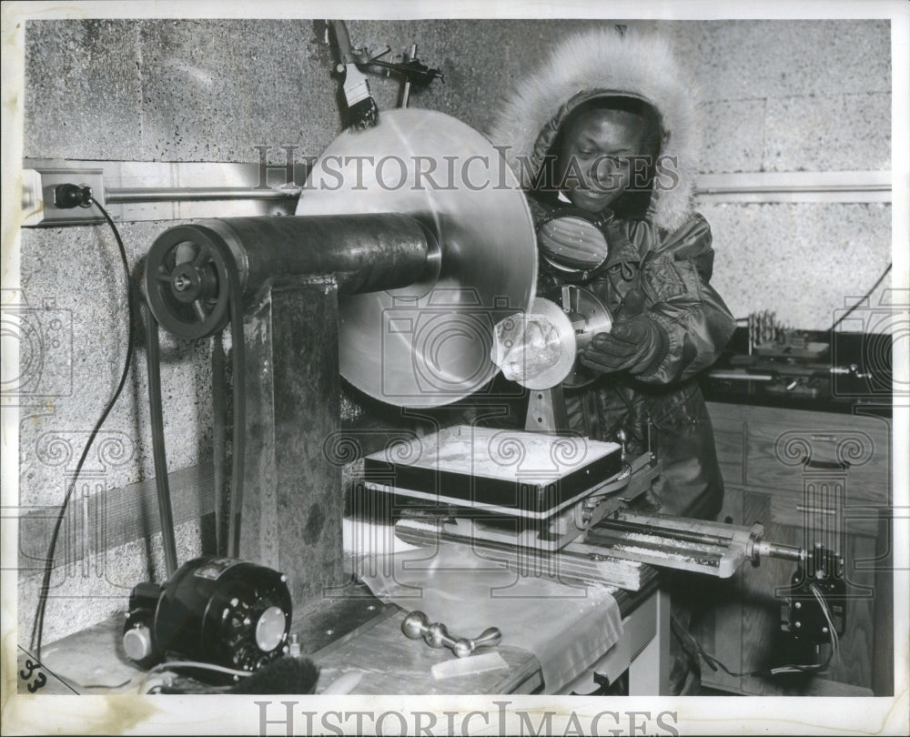 1953 Glenn Walker Lab Technician Slab Cut - Historic Images