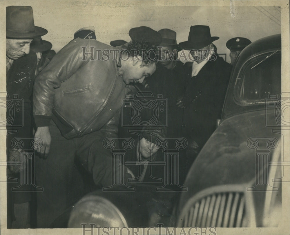 1946 General Motors Strike Car Picket Line - Historic Images