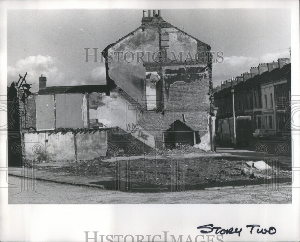 1977 John Conroy Damage Northern Irland - Historic Images