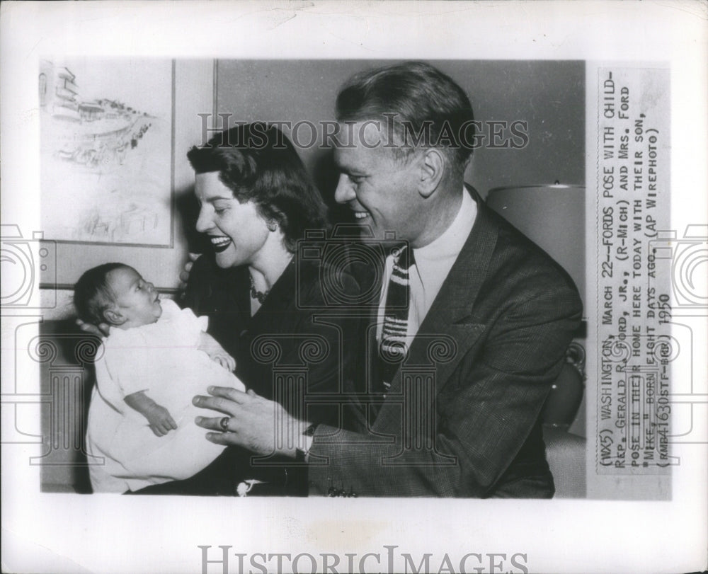 1950 Press Photo Fords pose with child - RRU00427 - Historic Images