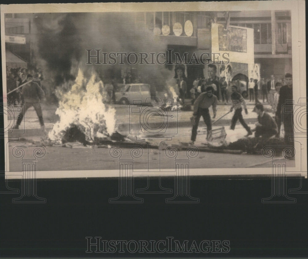 1969 Press Photo Lebanon Riots Demonstration Barricades - Historic Images